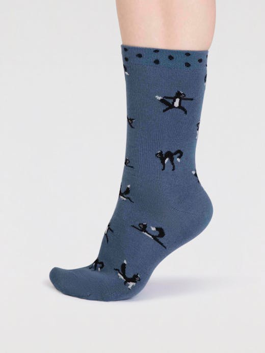 Thought Women's Chai Bamboo Yoga Cats Socks 4-7
