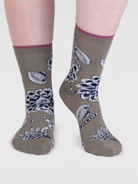 Thought Women's Freja GOTS Organic Cotton Abstract Flower Socks 4-7