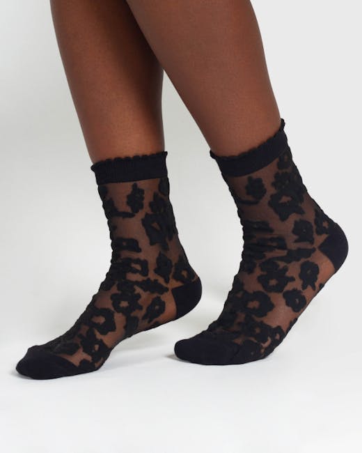 Thought Floral Sheer Short Bamboo Ankle SocksUK 4-7